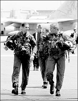 Bush in flight suit, 5/1/03